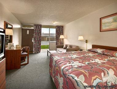 Days Inn By Wyndham Rock Springs Room photo