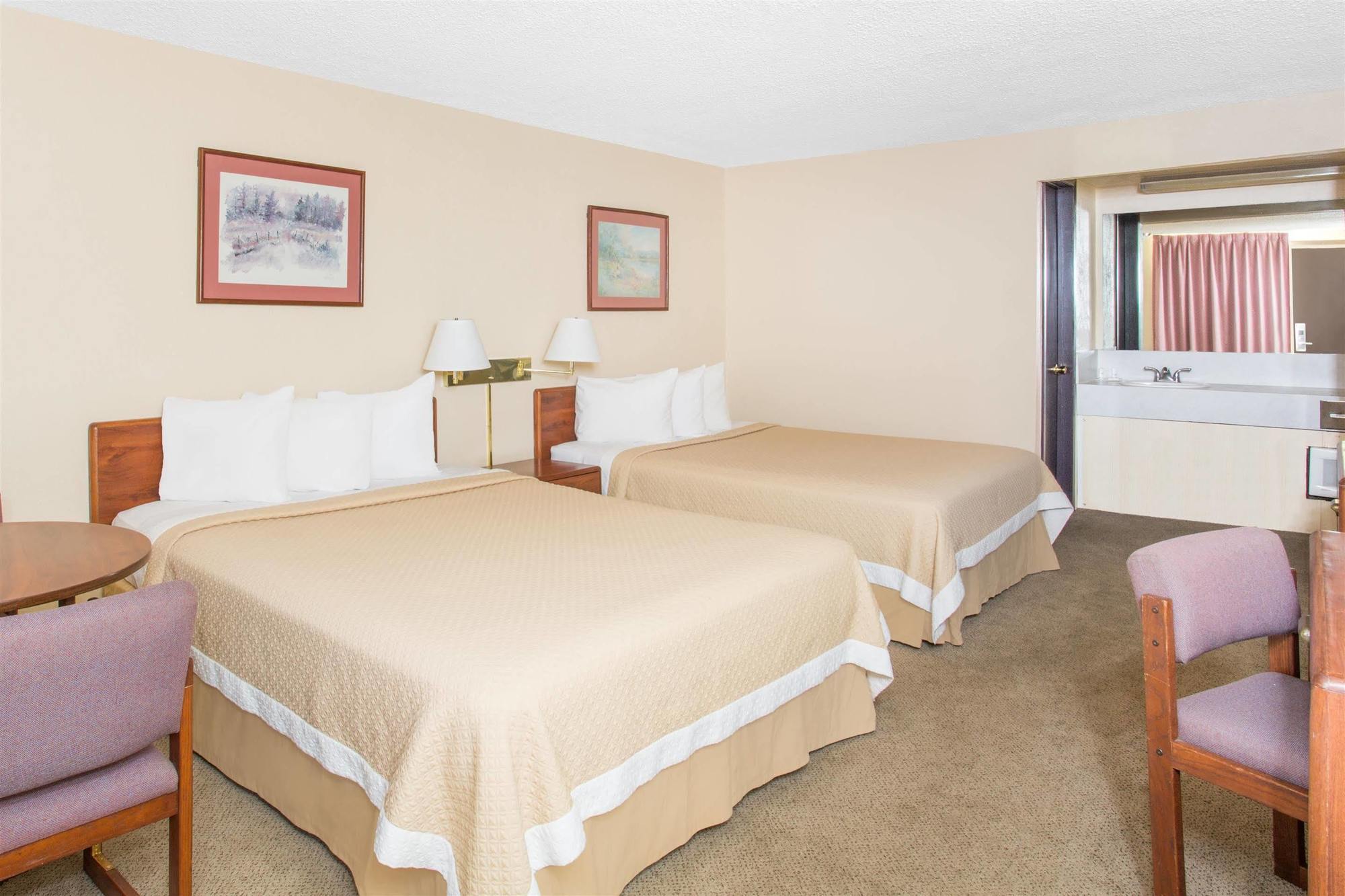 Days Inn By Wyndham Rock Springs Exterior photo
