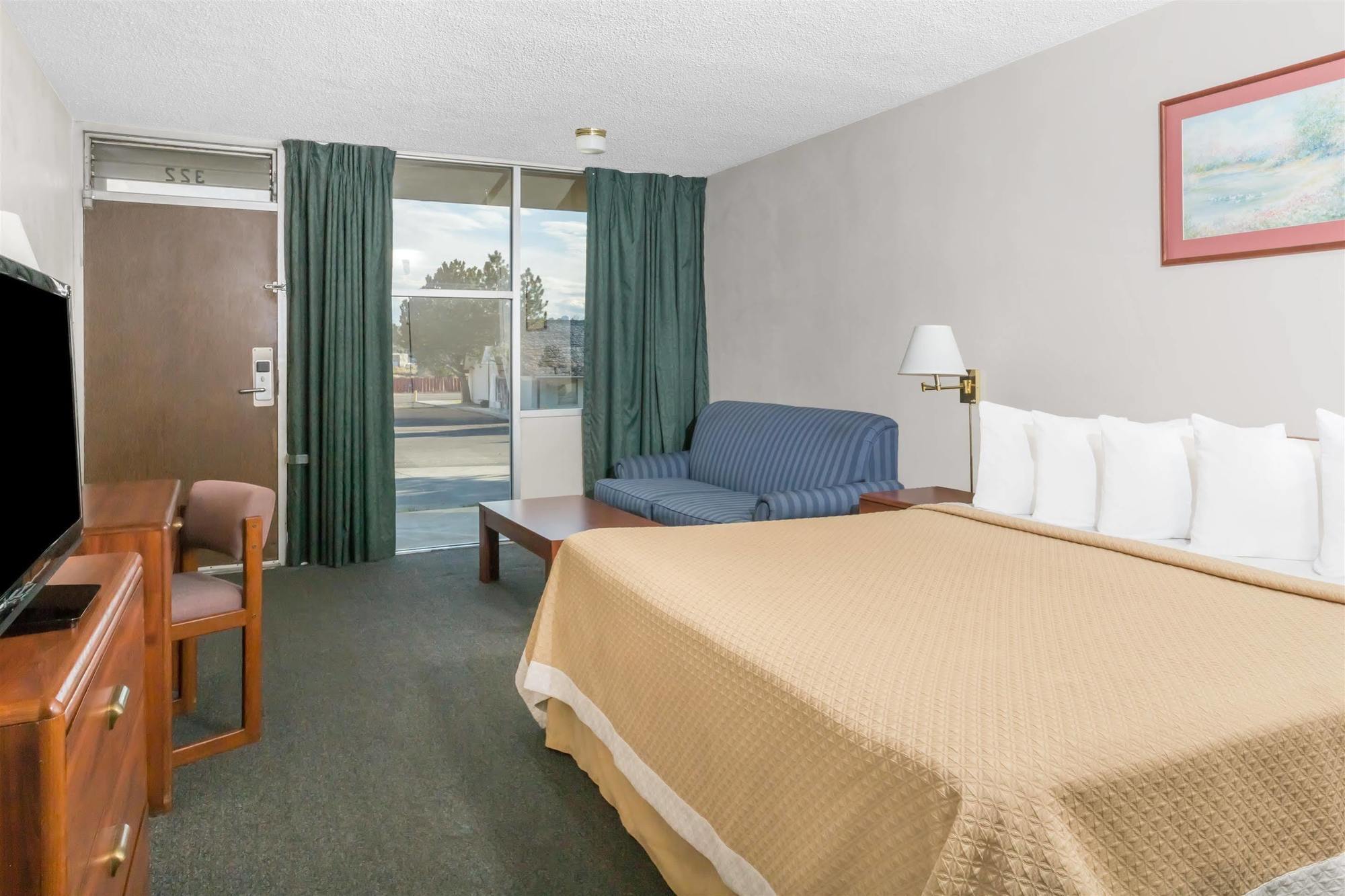 Days Inn By Wyndham Rock Springs Exterior photo